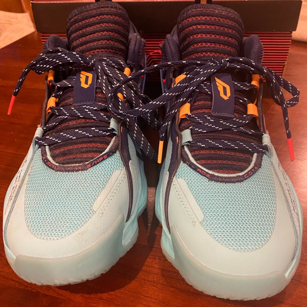 Men’s Adidas 8.5 Space Jam edition. - Picture 3 of 5